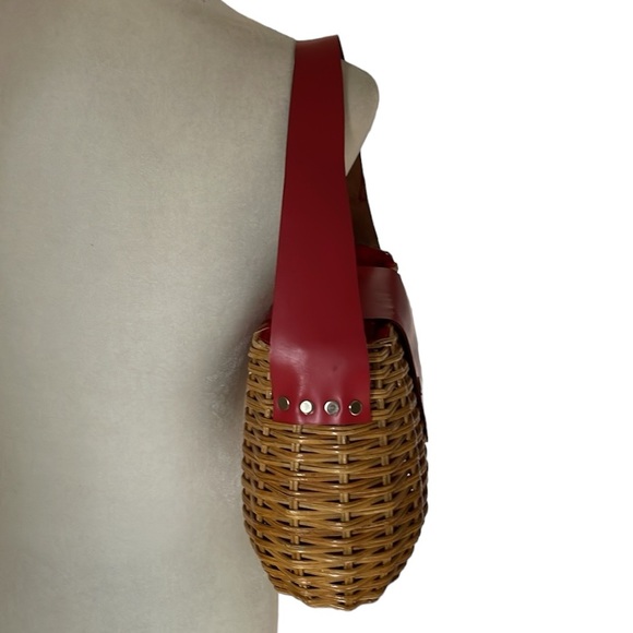 Wicker Shoulder Bag Purse with Red leather strap - Picture 3 of 14